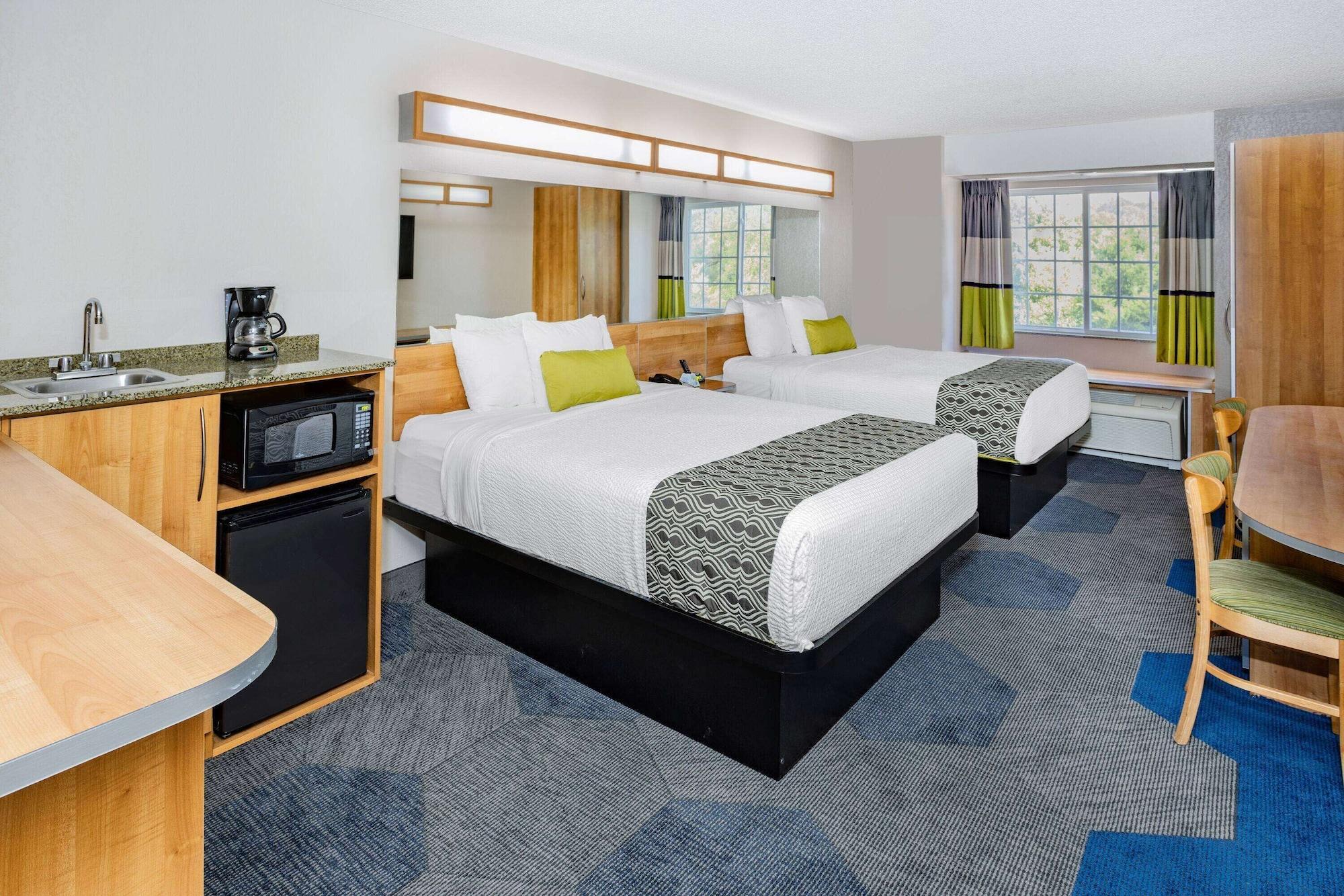 Microtel Inn & Suites By Wyndham Johnstown Eksteriør billede